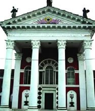 TOMKA DHE SHOKËT E TIJ (II)