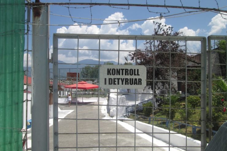 SHËNIME NGA BURGU I GRAVE