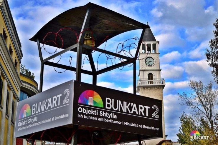 CA TË NËNËS, CA TË NJERKËS!