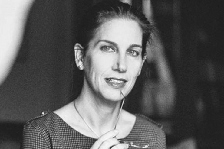 QË KUMBARO TË SHPËTOJË LEGJENDËN E SAJ CIVILE