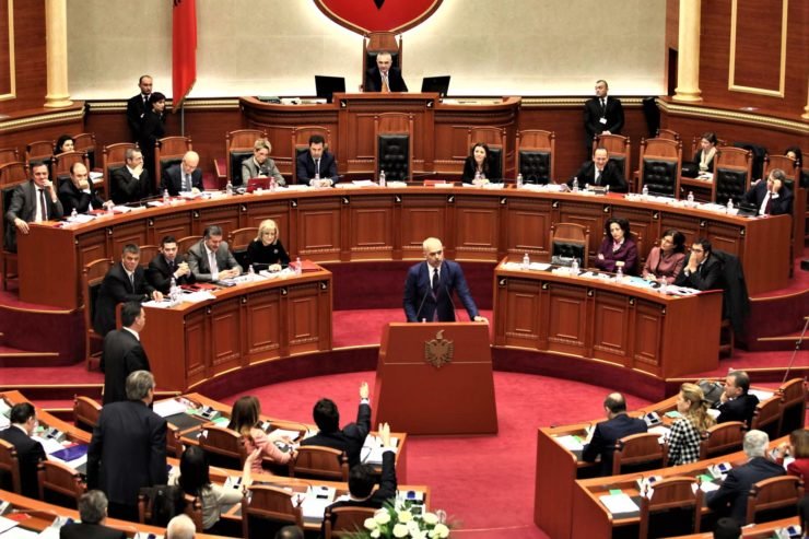 “DJEGIA E MANDATEVE” DHE TAGRI I PËRFAQËSIMIT