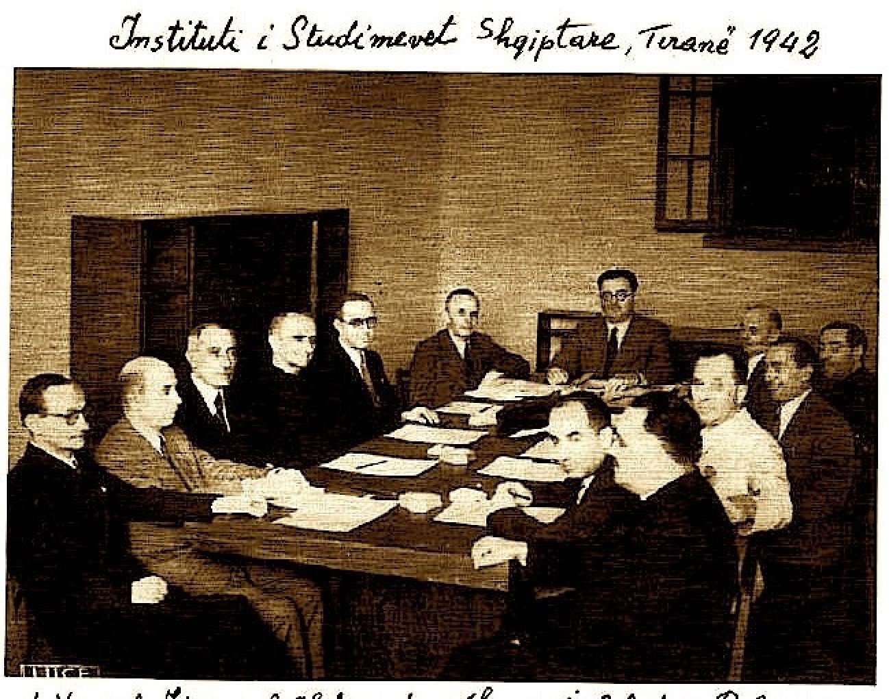 PËR NJË HISTORI TË SHPRONËSIMIT INTELEKTUAL