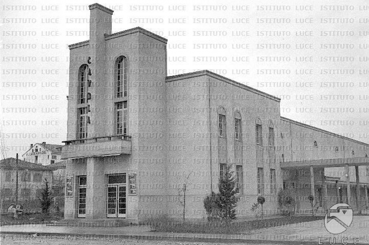 TIRANA E FOTOGRAFIVE