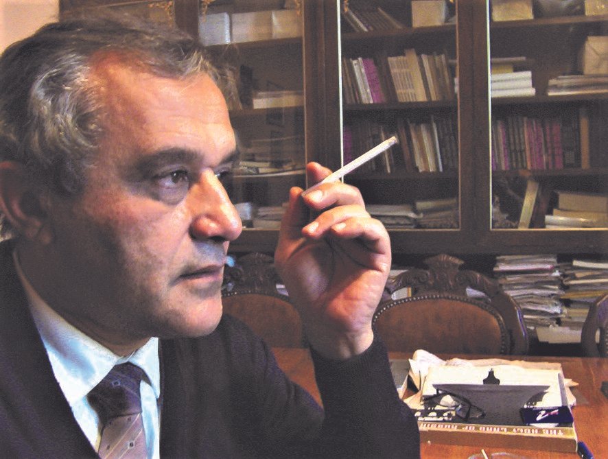 TË MOS HEQËSH DORË NGA KURESHTJA