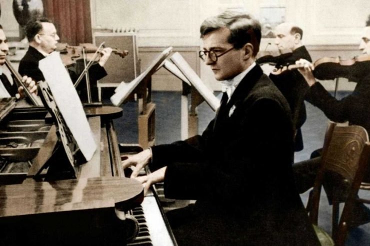 NJERIU, ARTISTI, MITI