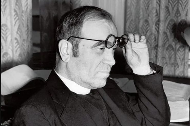 HEROI LIRIK MES NOLIT DHE ANONIMIT