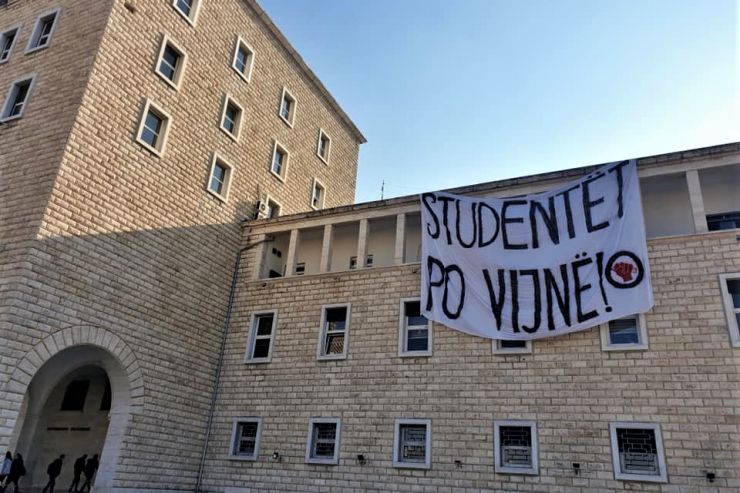 PËR NJË FENOMENOLOGJI POLITIKE TË PROTESTËS