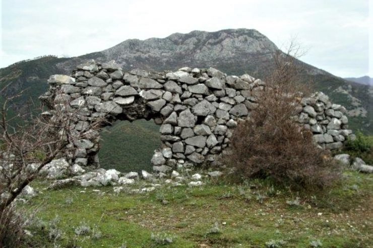 NGA ANAKRONIZMI NË IDEOLOGJI (VERSIONI I PLOTË)