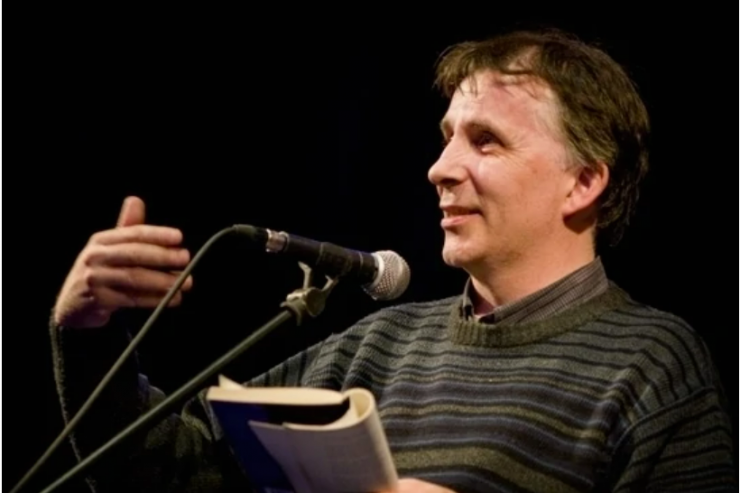 SI E LEXON SOCIALIZMIN NJË POET NË ANGLI…