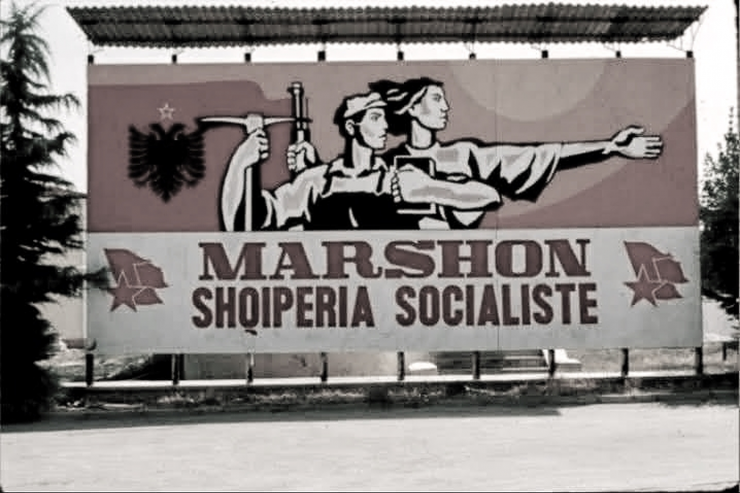 SHENJA TË MAGJISË KOLEKTIVE