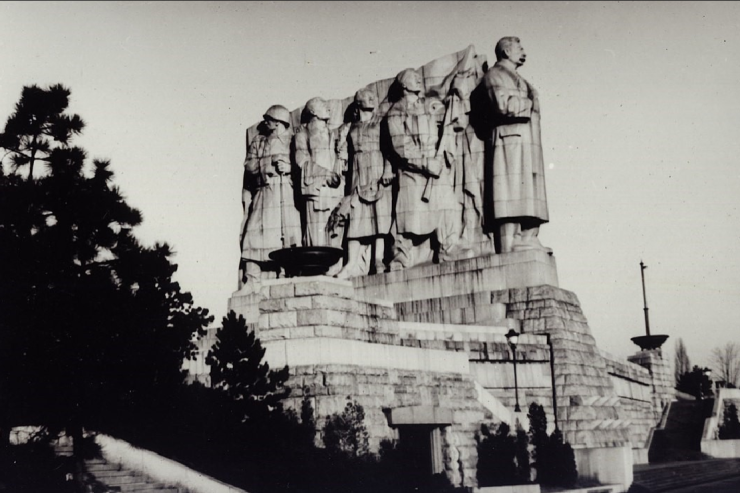 RADHË DHE PRIVILEGJ (II)