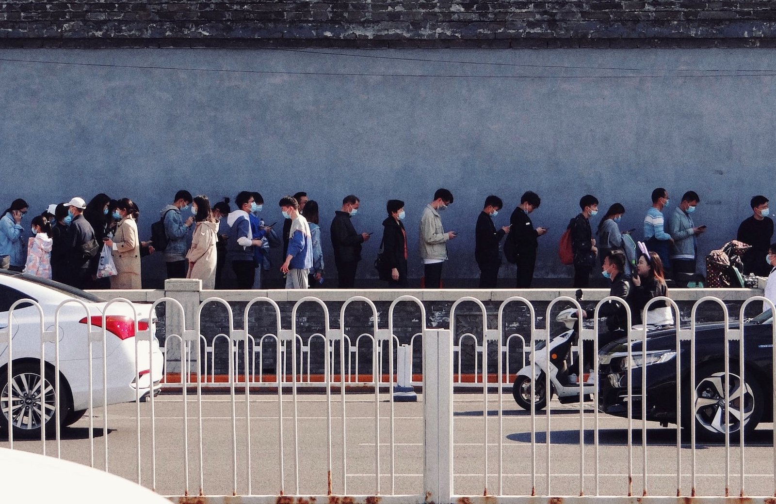 KA RADHË DHE RADHË