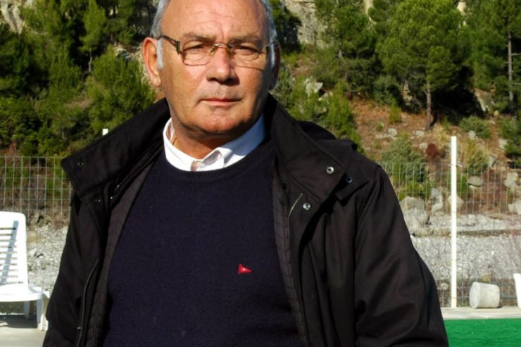 PËR GËZIM KAMEN DHE TEATRIN E TIJ