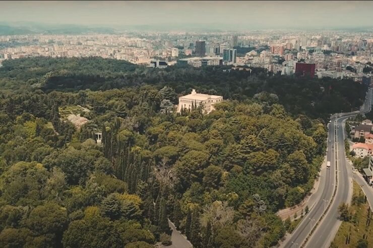 KRISHTI ËSHTË NDALUR NË DET