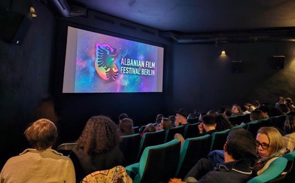 GJITHÇKA NIS NGA LIBRI