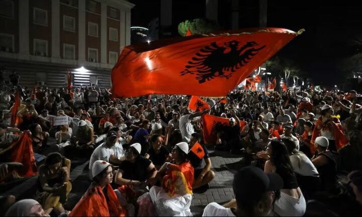 KUQEZI NË PROTESTË